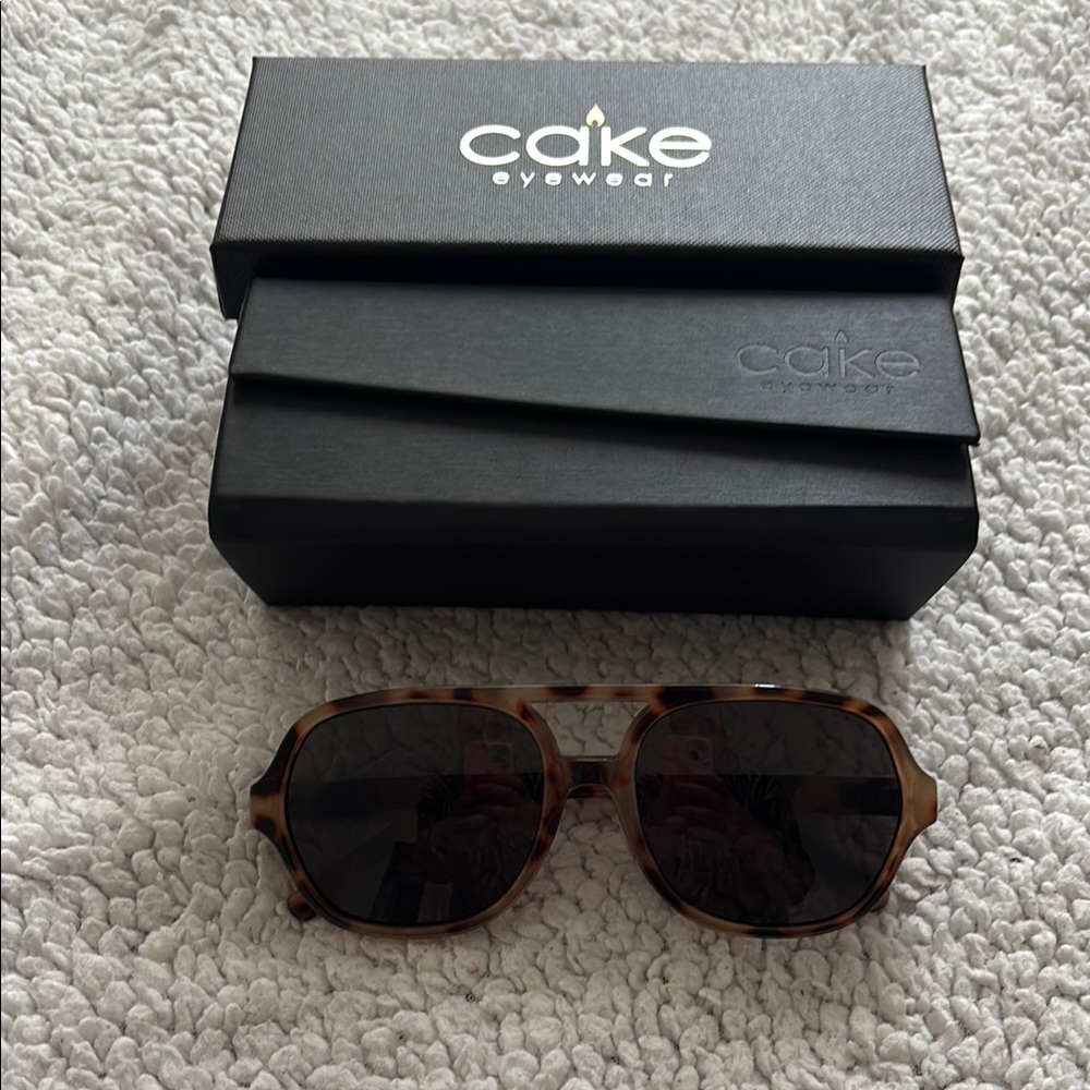 Cake Brown Aviator Sunglasses